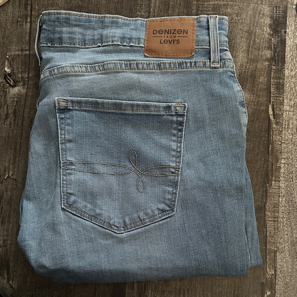 Levi's Light Blue Women's Skinny Jeans